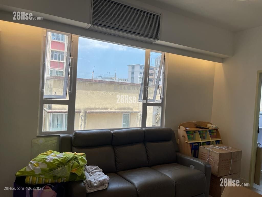 Wah Hing Building Sell 3 Bedrooms , 2 Bathrooms 828 ft² ( 76.9 m² )