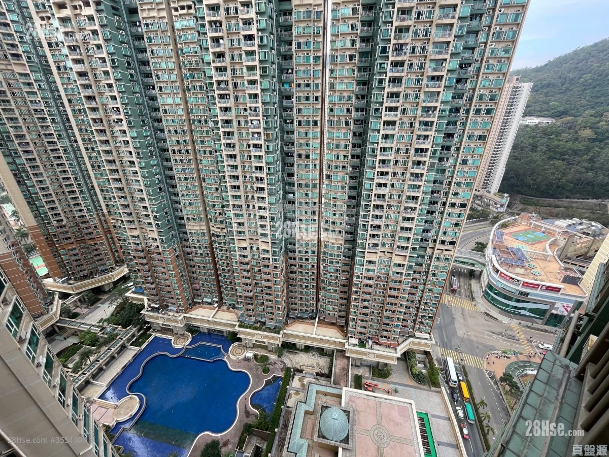 Metro Town Sell 3 Bedrooms , 2 Bathrooms 629 ft² ( 58.4 m² )