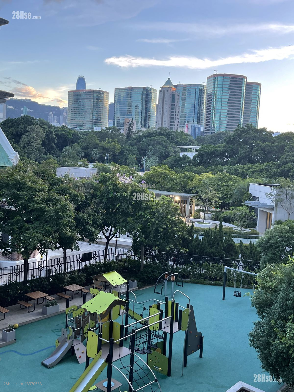 Fu Lam Building Sell 520 ft² ( 48.3 m² )