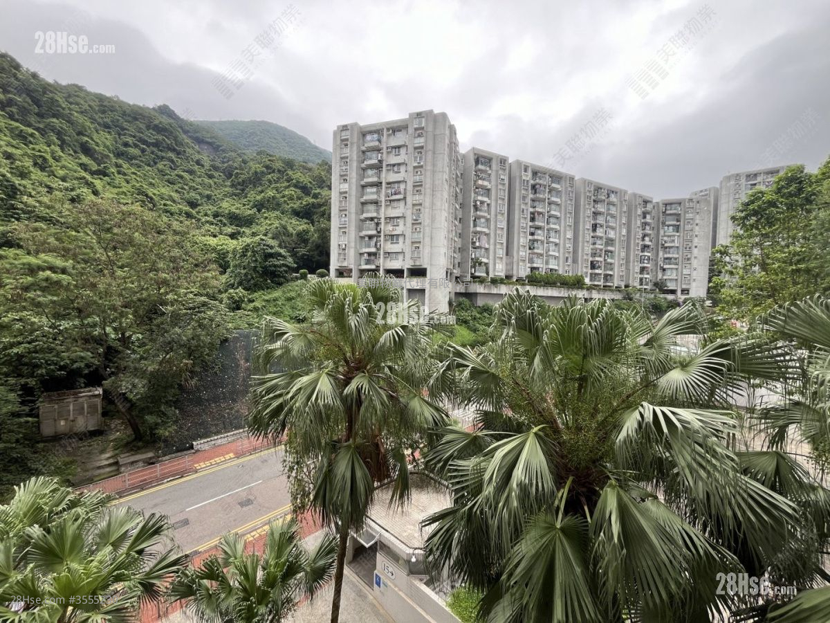 毕架山花园 售盘 3 房 , 2 浴室 905 平方尺 ( 84.1 平方米 )