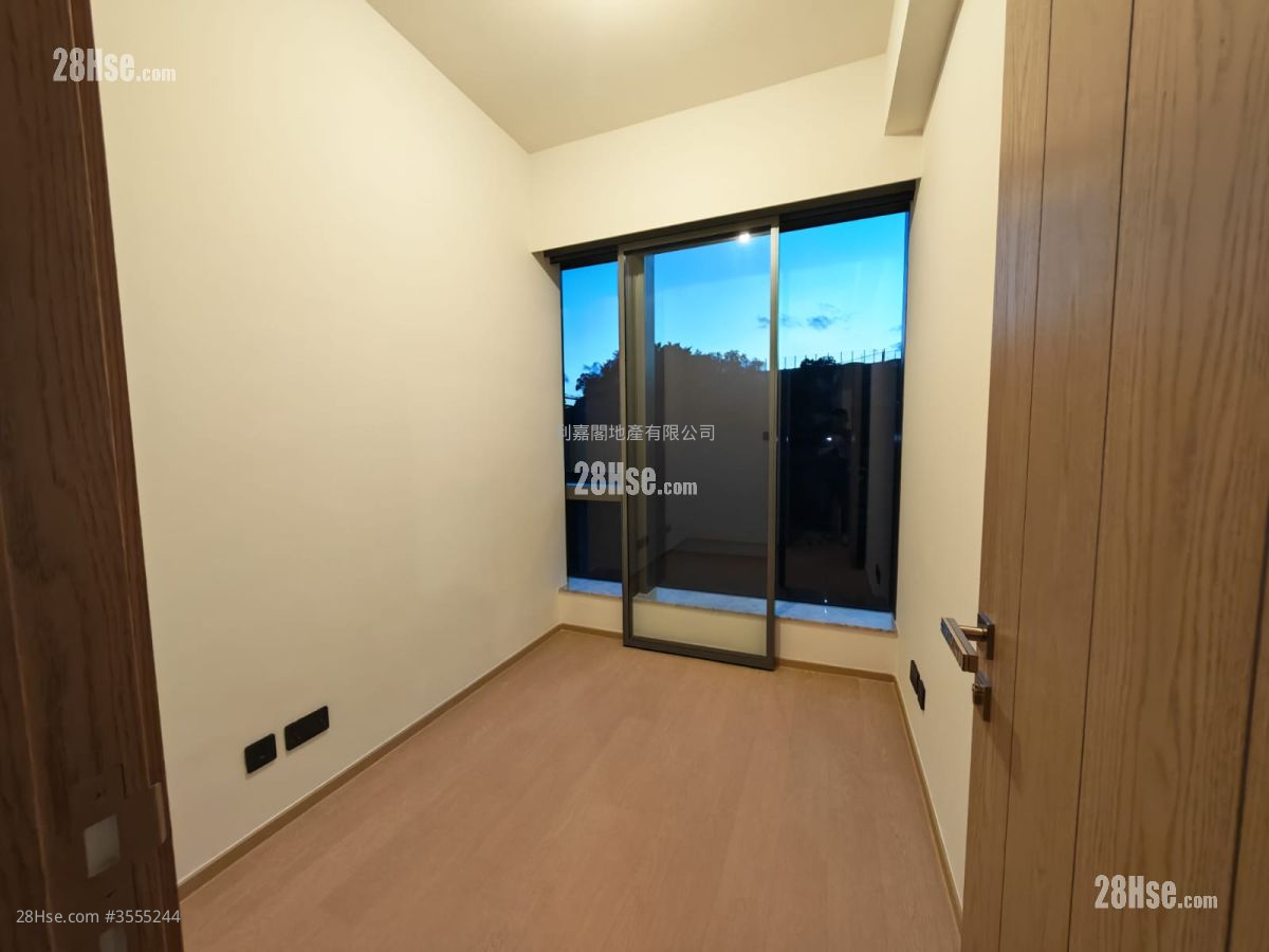 In One Rental 3 Bedrooms , 2 Bathrooms 934 ft² ( 86.8 m² )