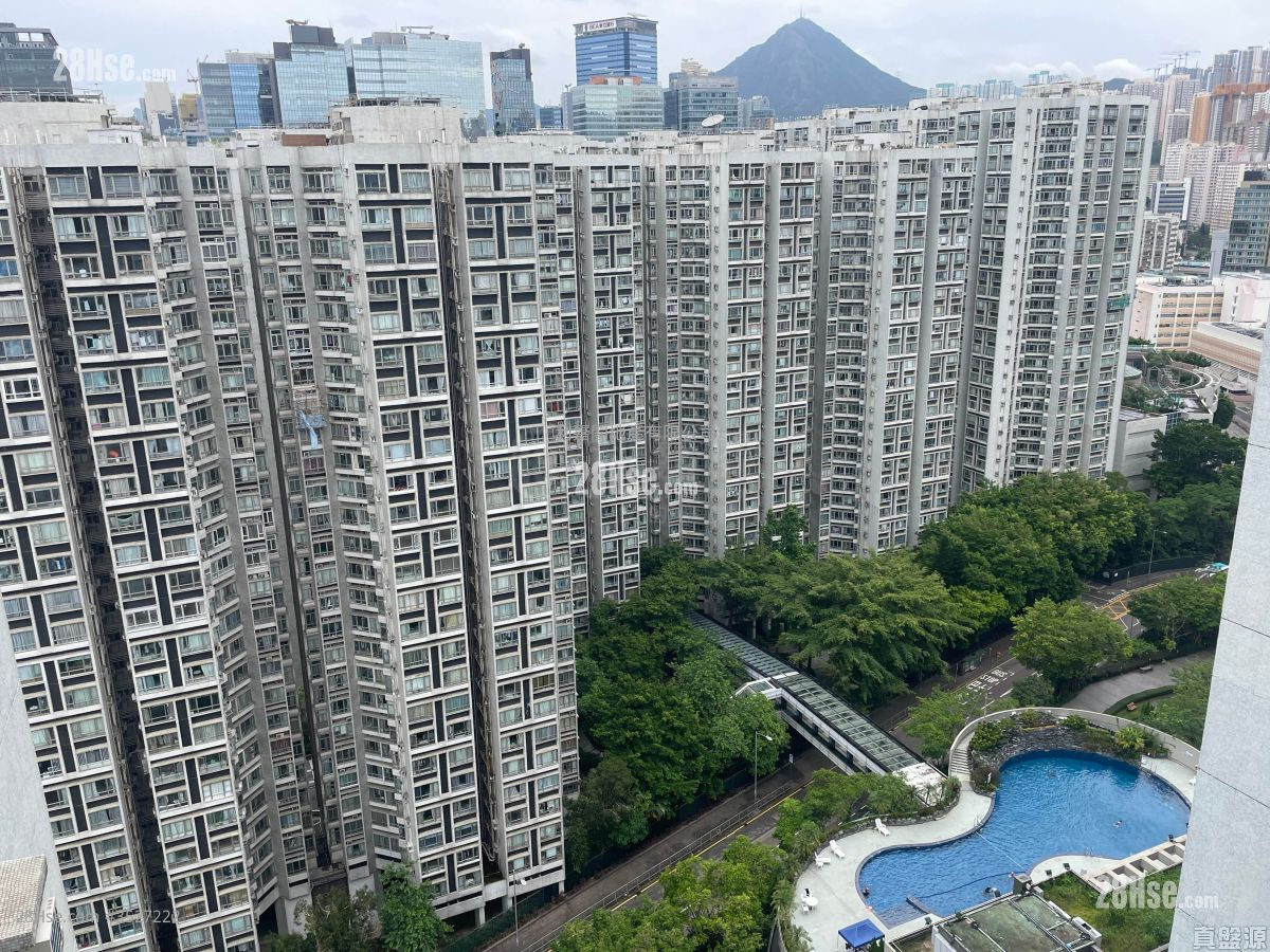 Laguna City Sell 2 Bedrooms 517 ft² ( 48.0 m² )