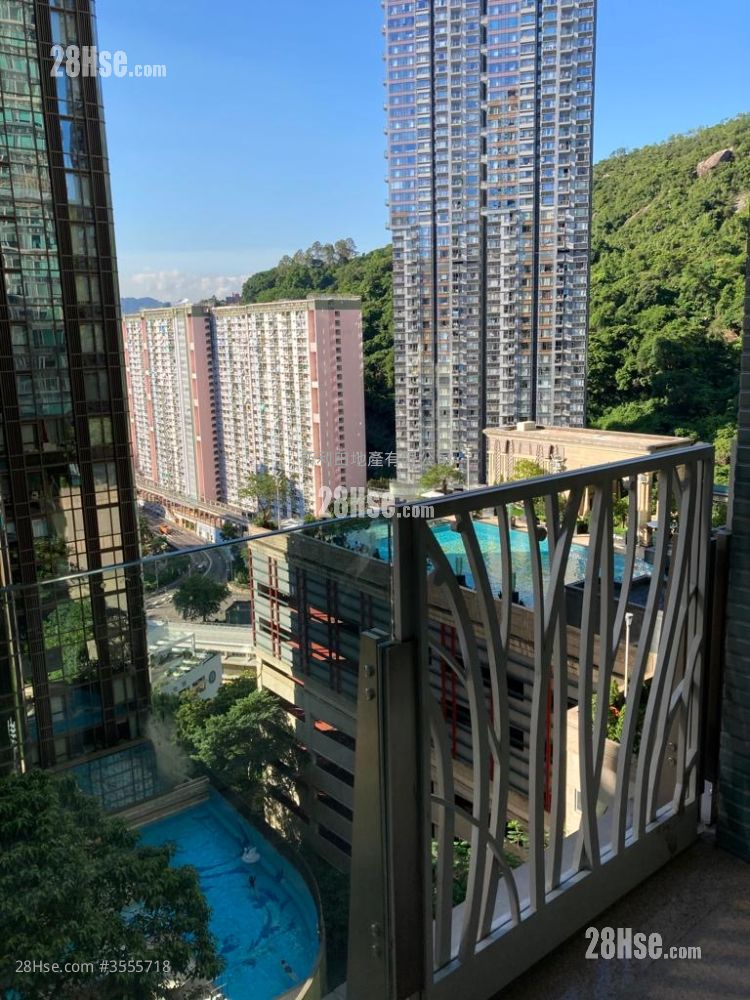 The Legend Sell 3 Bedrooms , 2 Bathrooms 867 ft² ( 80.5 m² )