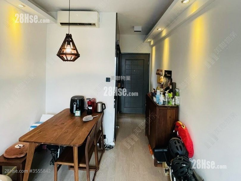 Parkview Court Sell 2 Bedrooms 418 ft² ( 38.8 m² )
