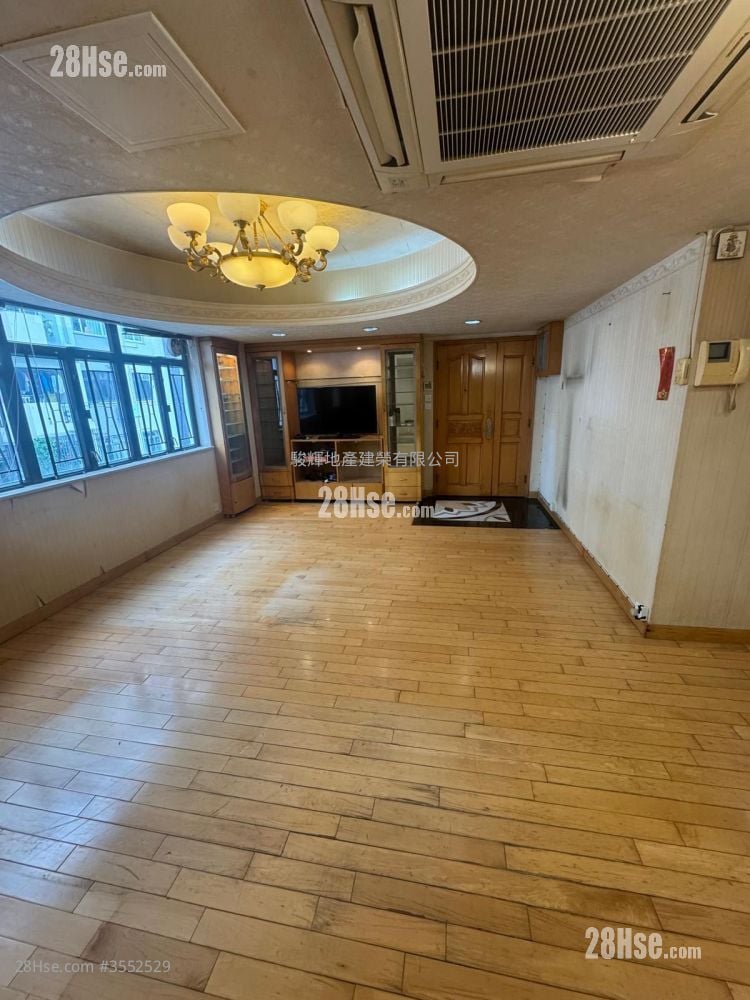 Man Yuen Sell 3 Bedrooms , 2 Bathrooms 1,076 ft² ( 100.0 m² )