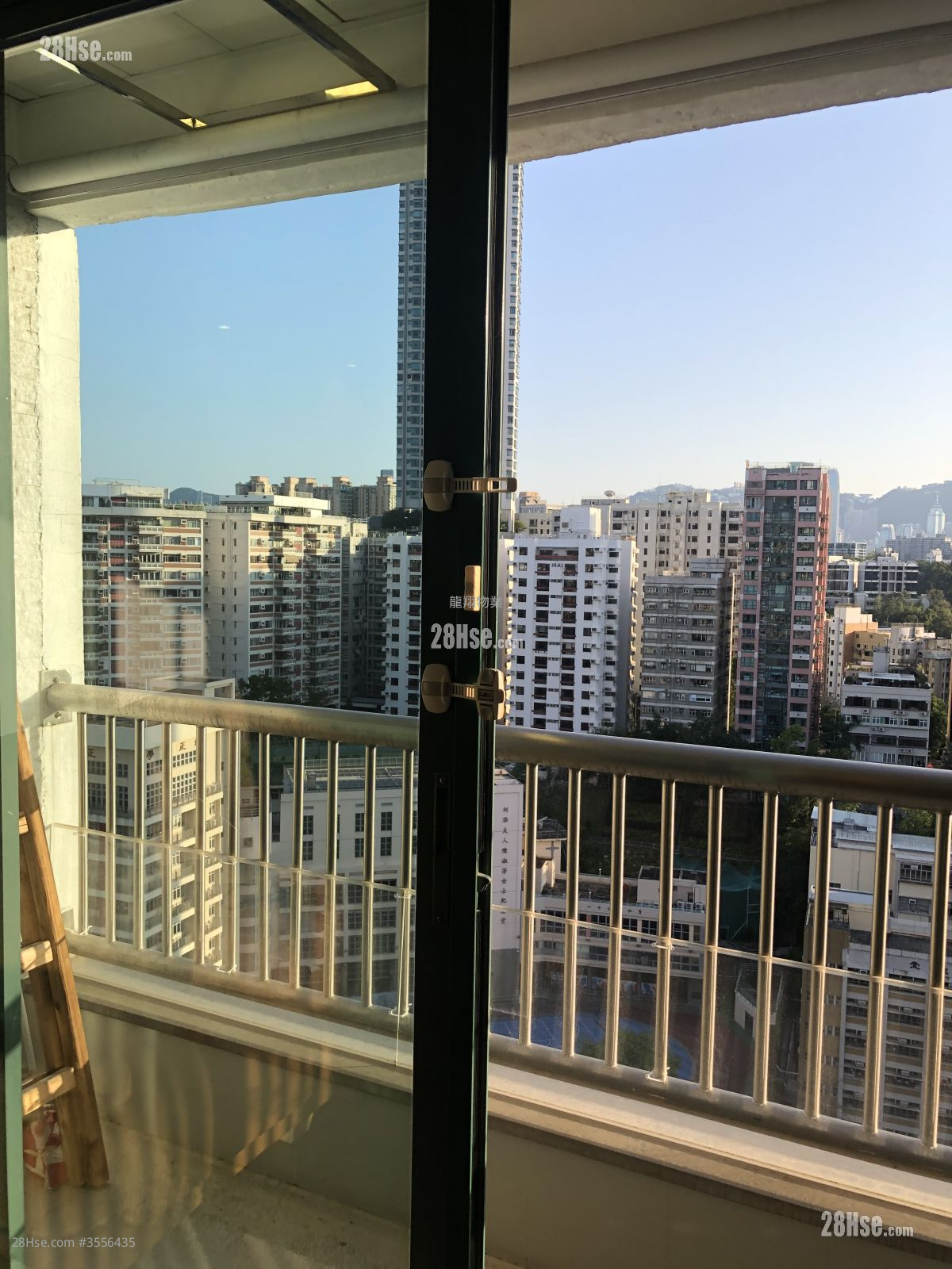 Star Court Rental 3 Bedrooms , 3 Bathrooms 1,250 ft² ( 116.1 m² )