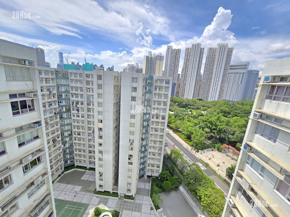 Whampoa Garden Sell 4 Bedrooms , 2 Bathrooms 729 ft² ( 67.7 m² )