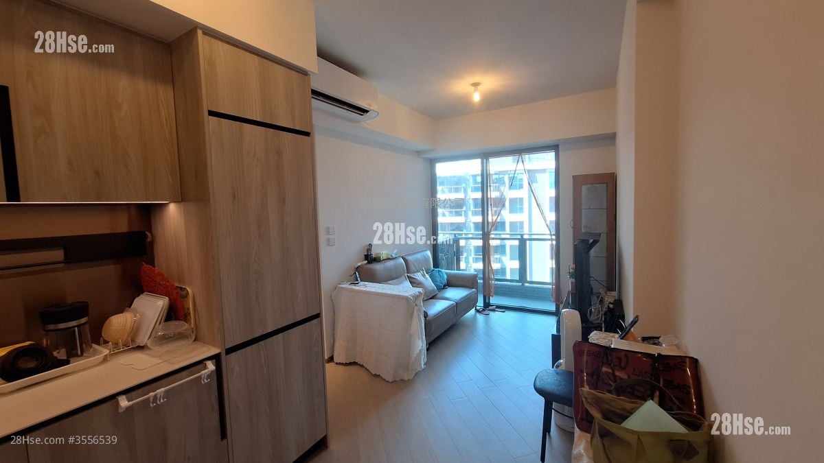 High Park Sell 2 Bedrooms , 1 Bathroom 445 ft² ( 41.3 m² )