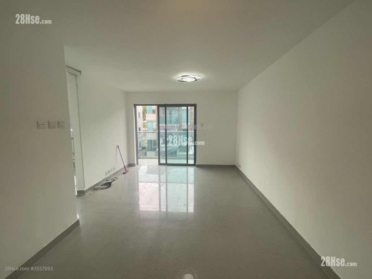 Cyber Domaine Sell 3 Bedrooms , 2 Bathrooms 700 ft² ( 65.0 m² )