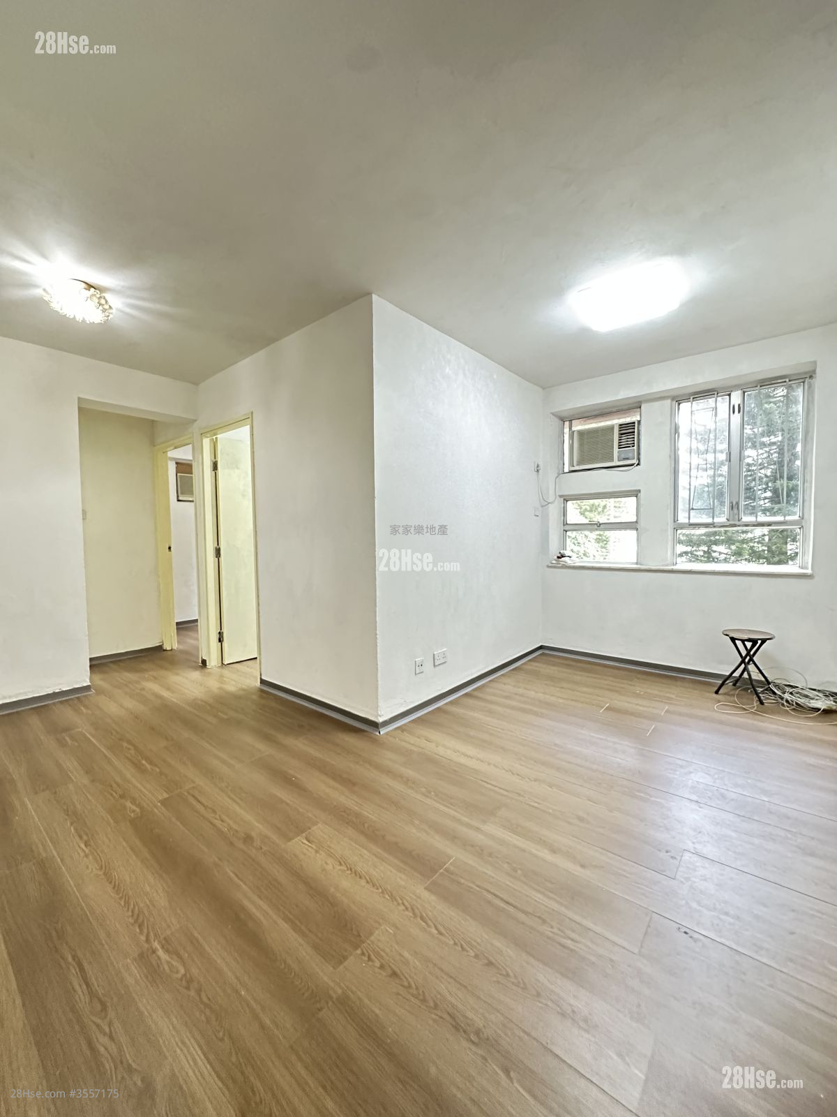Wing Fai Centre Sell 2 Bedrooms , 1 Bathroom 419 ft² ( 38.9 m² )