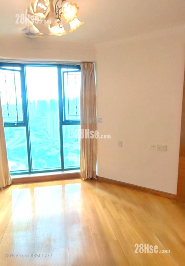 Galaxia Rental 3 Bedrooms 517 ft² ( 48.0 m² )