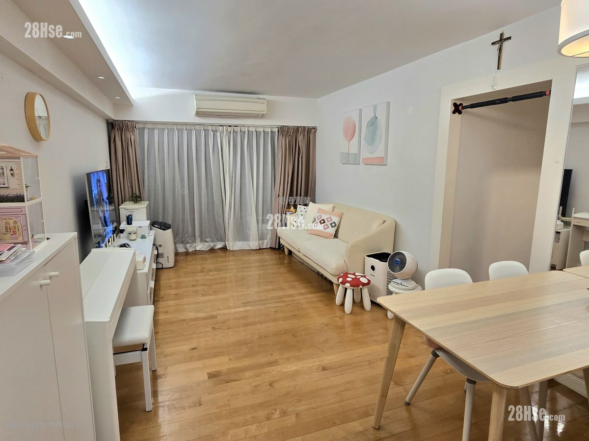 Beverley Heights Sell 3 Bedrooms , 2 Bathrooms 718 ft² ( 66.7 m² )