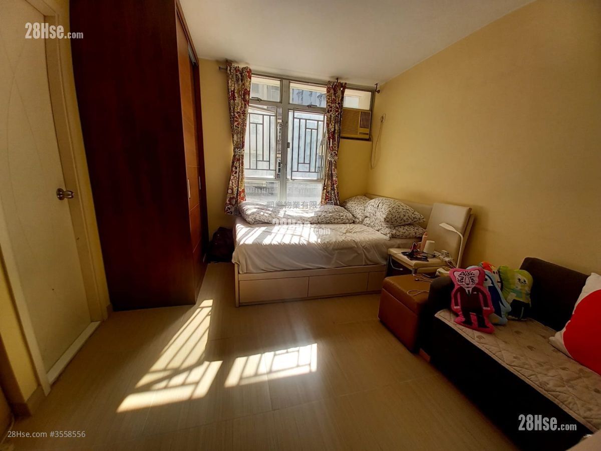 Kwun Fai Court Sell Studio , 1 Bathroom 287 ft² ( 26.7 m² )