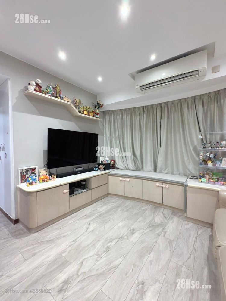 Maple Court Sell 3 Bedrooms 438 ft² ( 40.7 m² )
