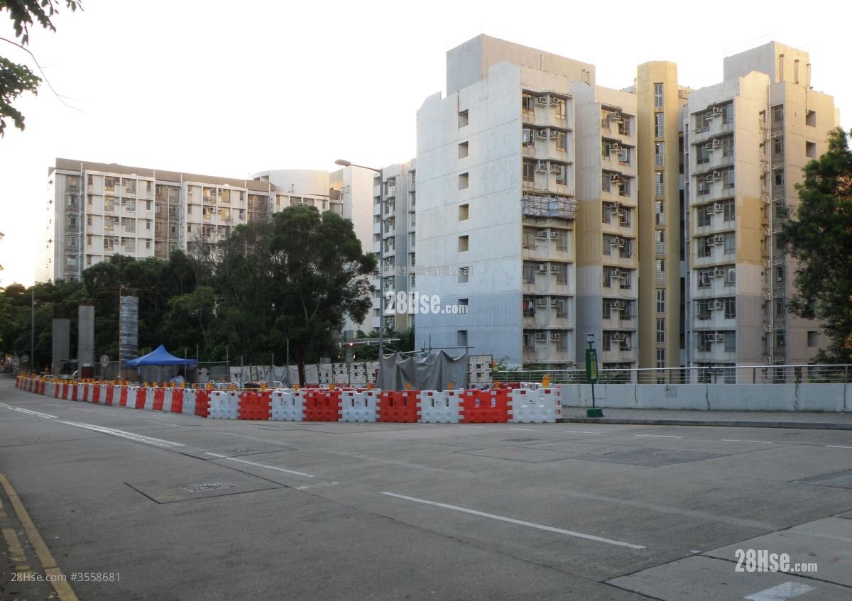 Kwun Fai Court Sell 2 Bedrooms , 1 Bathroom 411 ft² ( 38.2 m² )