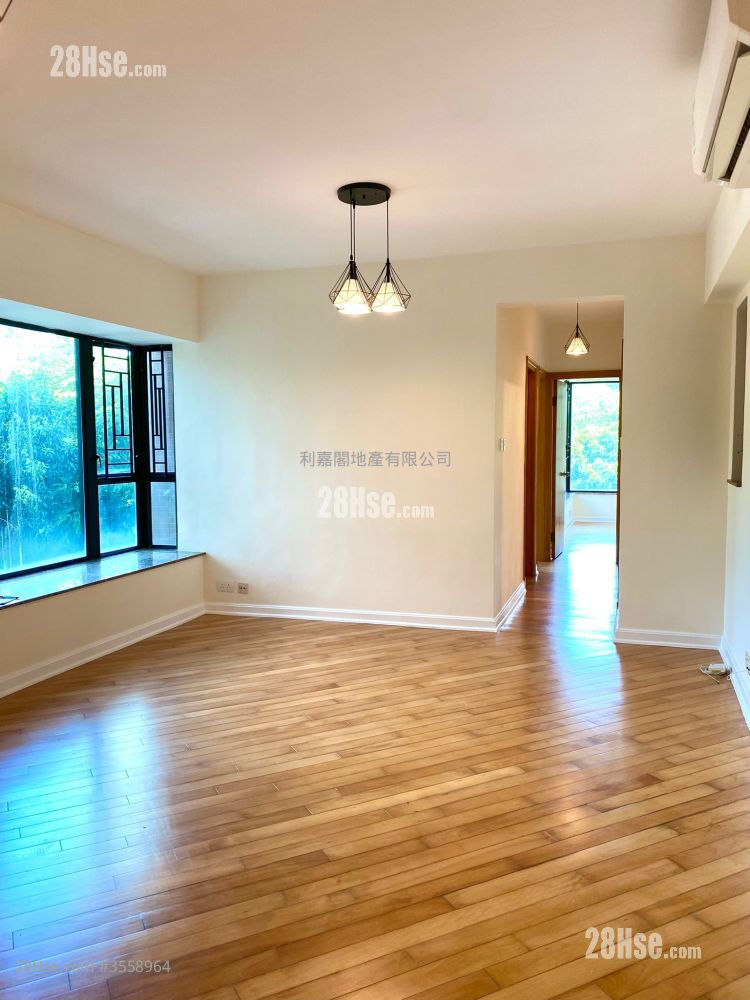 Mount Haven Rental 3 Bedrooms , 2 Bathrooms 780 ft² ( 72.5 m² )
