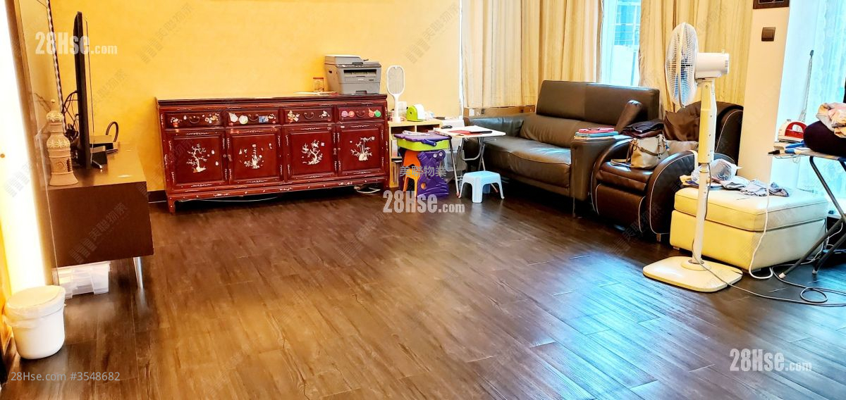 Miami Crescent Sell 4 Bedrooms , 1 Bathroom 1,795 ft² ( 166.8 m² )