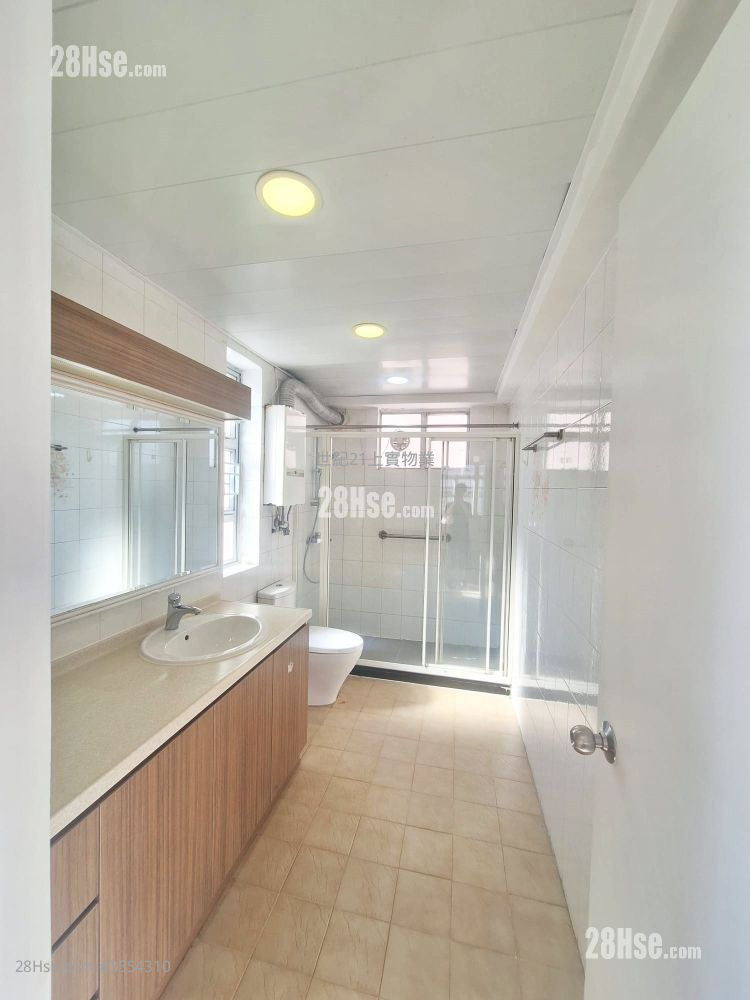 Everwell Garden Rental 4 Bedrooms , 3 Bathrooms 1,469 ft² ( 136.5 m² ) Everwell Garden Rental 4 Bedrooms , 3 Bathrooms 1,469 ft² ( 136.5 m² )