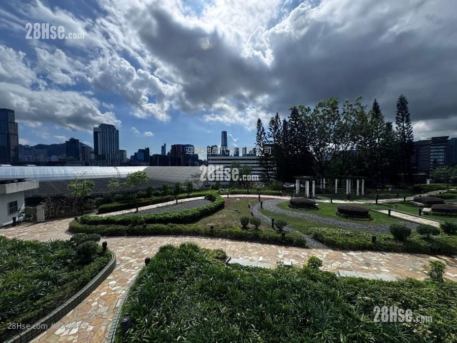 The Metropolis Residence Sell 2 Bedrooms , 1 Bathroom 454 ft² ( 42.2 m² )