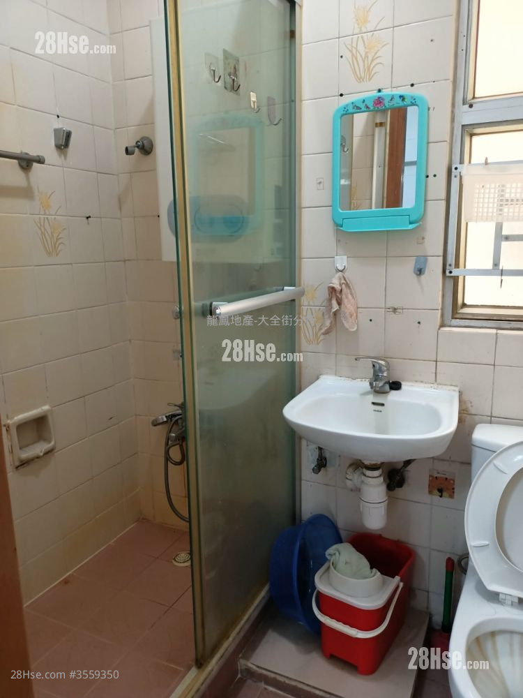 Pak Sing Building Rental 2 Bedrooms , 1 Bathroom 267 ft² ( 24.8 m² )