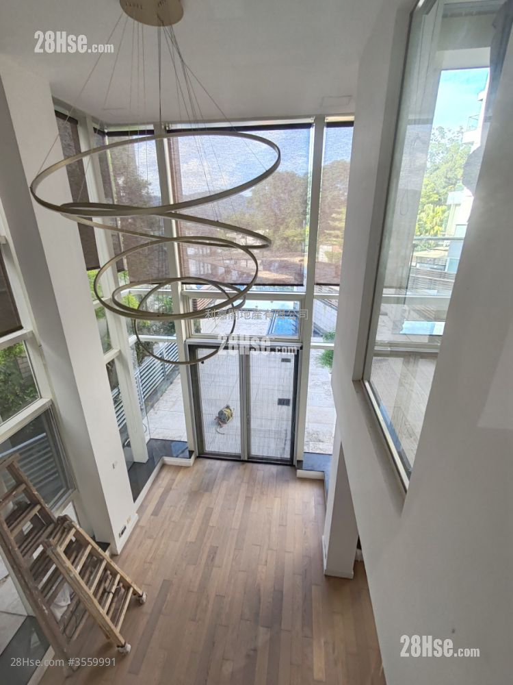 L'utopie Rental 4 Bedrooms , 2 Bathrooms 1,561 ft² ( 145.0 m² )