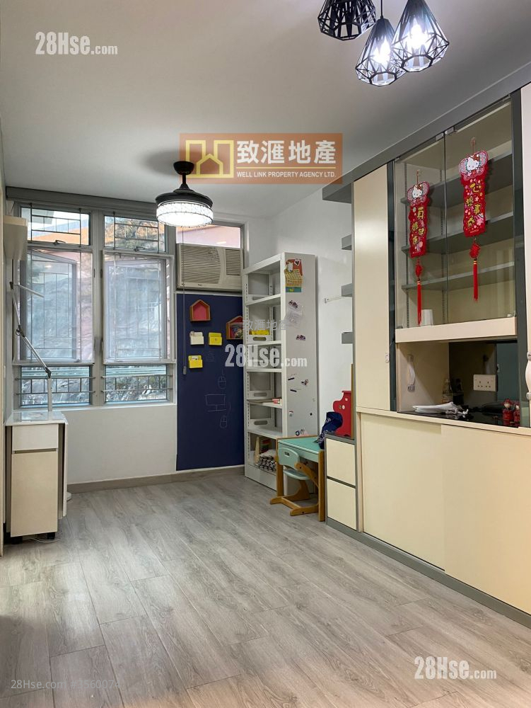 Ching Chun Court Sell 2 Bedrooms 435 ft² ( 40.4 m² )