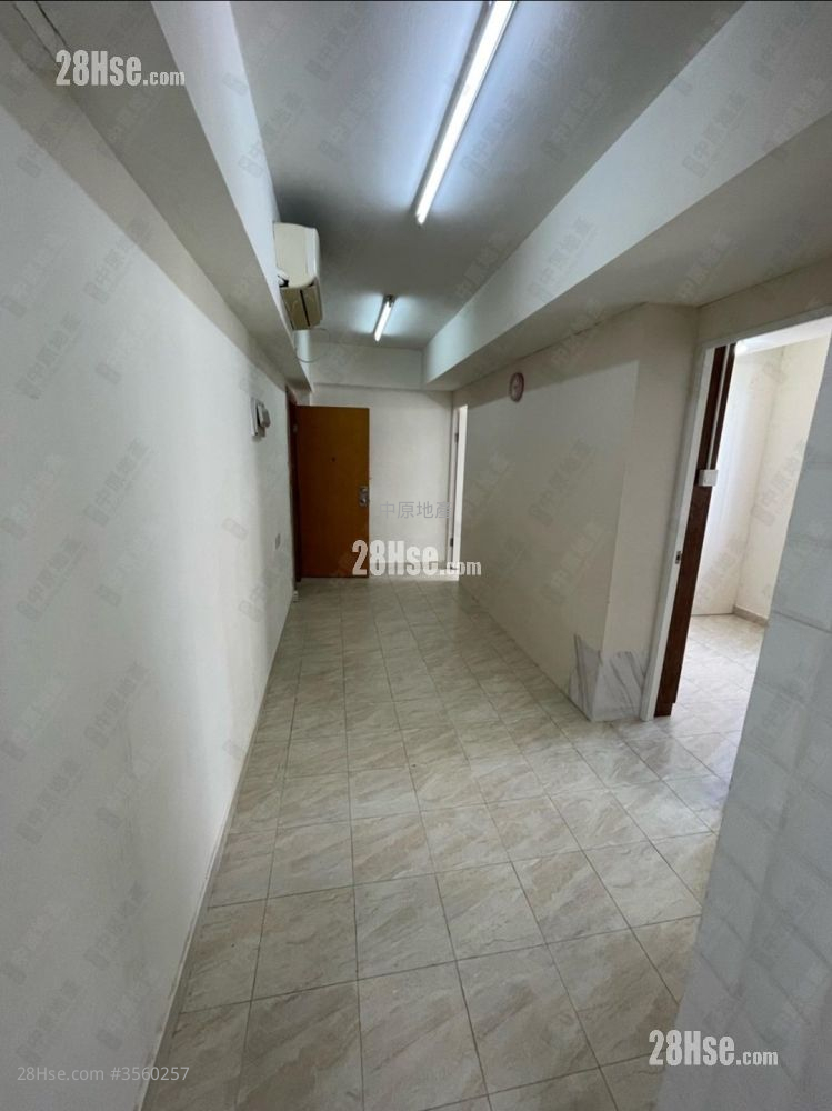 Shing Wah Building Sell 3 Bedrooms , 1 Bathroom 383 ft² ( 35.6 m² )