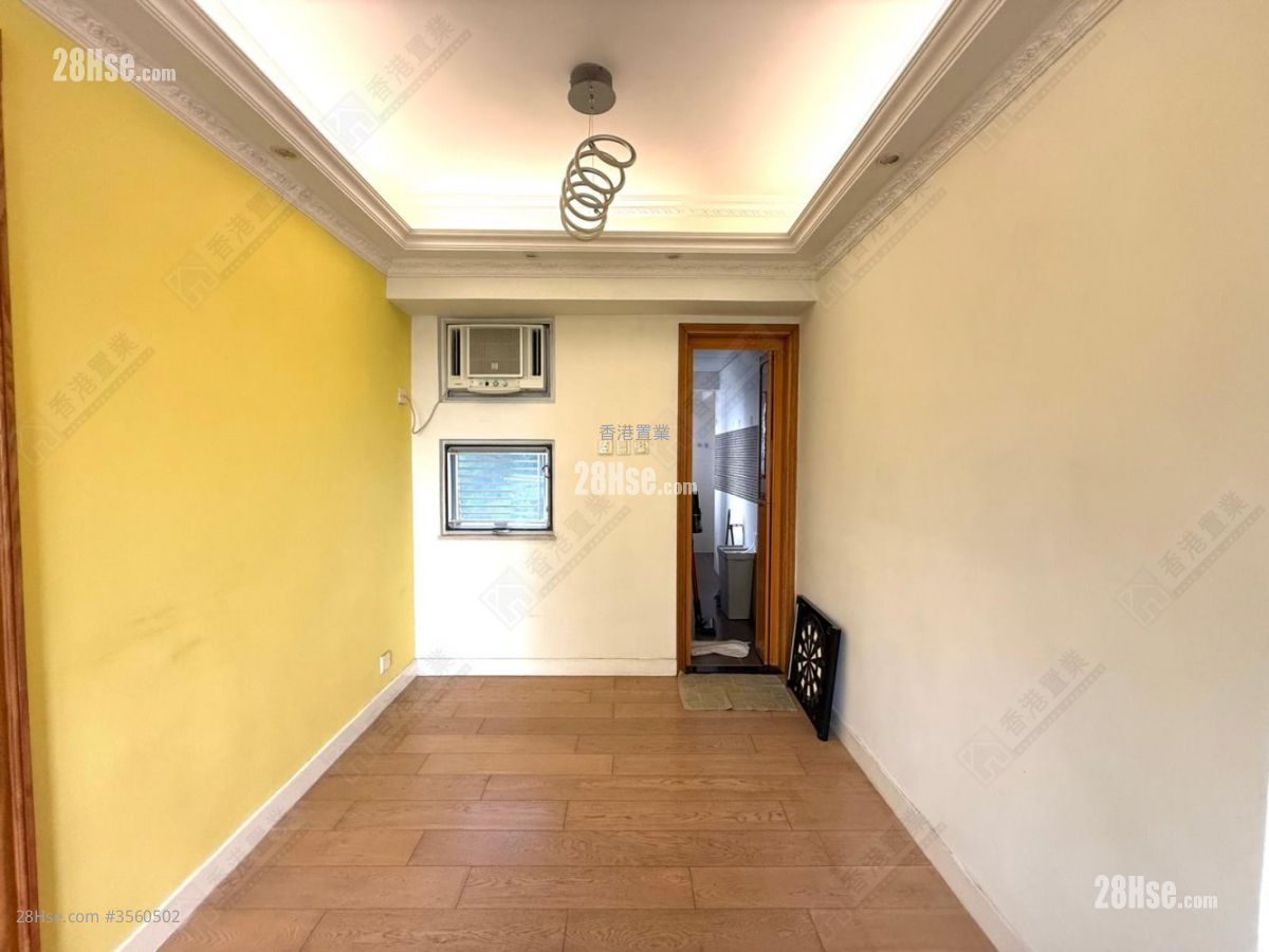 Hoi Fai Mansion Sell 3 Bedrooms , 1 Bathroom 459 ft² ( 42.6 m² )