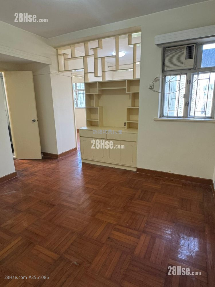 Lederle Garden Sell 2 Bedrooms , 1 Bathroom 415 ft² ( 38.6 m² )