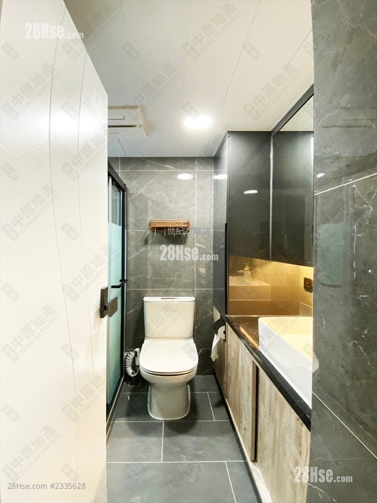 Choi Hing Court Sell 2 Bedrooms , 1 Bathroom 378 ft² ( 35.1 m² )