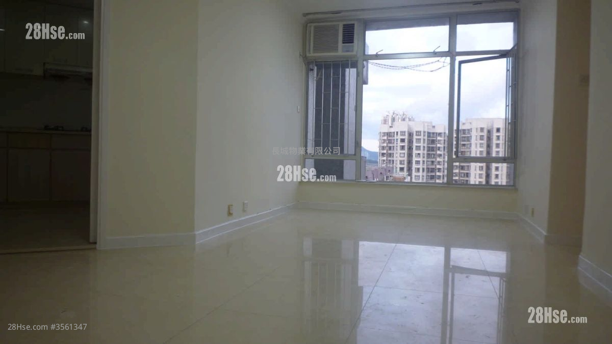 Park Vale Rental 3 Bedrooms , 2 Bathrooms 663 ft² ( 61.6 m² )