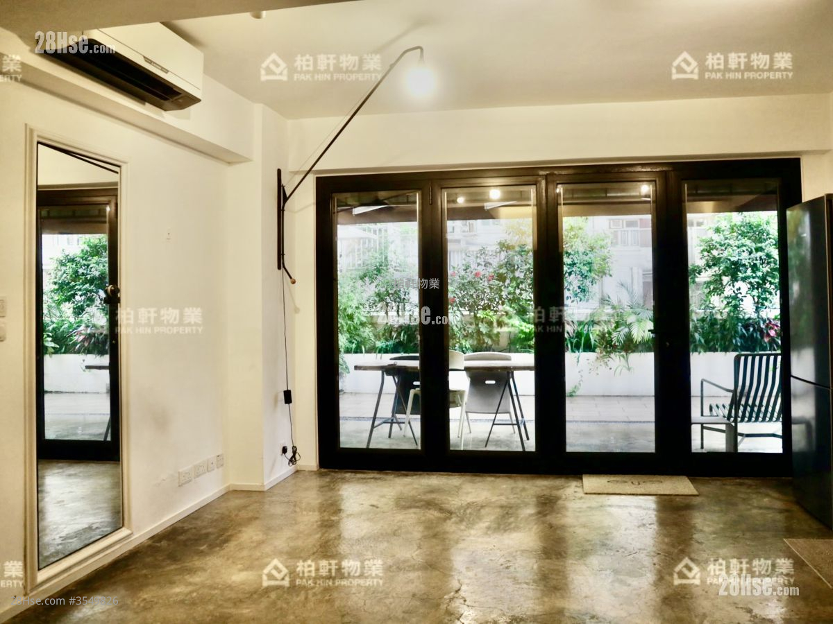 Riviera Mansion Rental Studio , 1 Bathroom 336 ft² ( 31.2 m² )