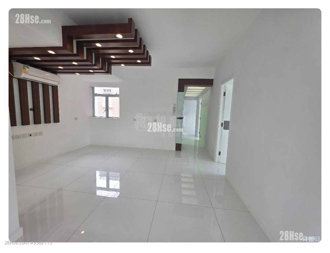Golden May Mansion Rental 3 Bedrooms , 2 Bathrooms 1,468 ft² ( 136.4 m² )