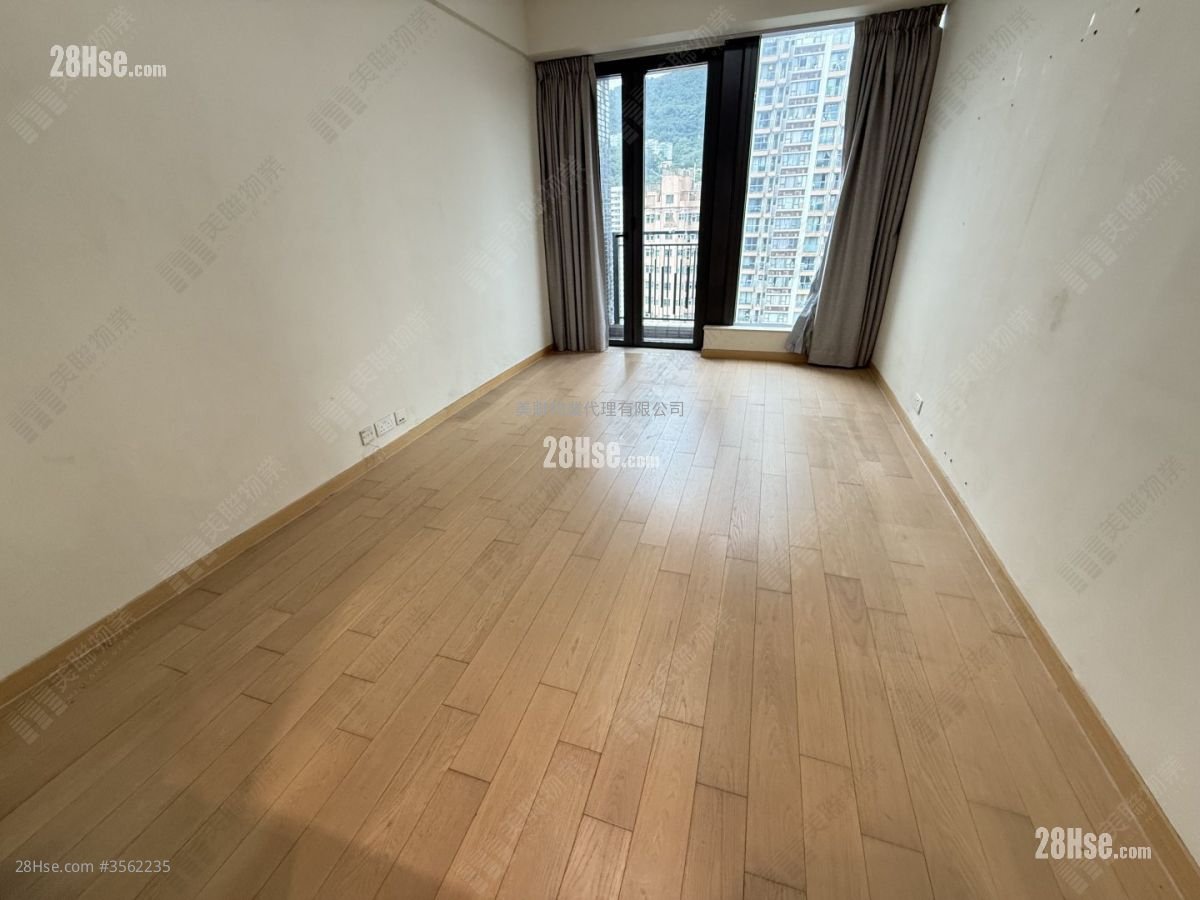 The Ascent Sell Studio , 1 Bathroom 277 ft² ( 25.7 m² )