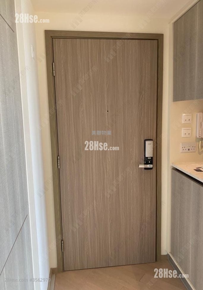 Twin Regency Rental 1 Bedroom , 1 Bathroom 381 ft² ( 35.4 m² )