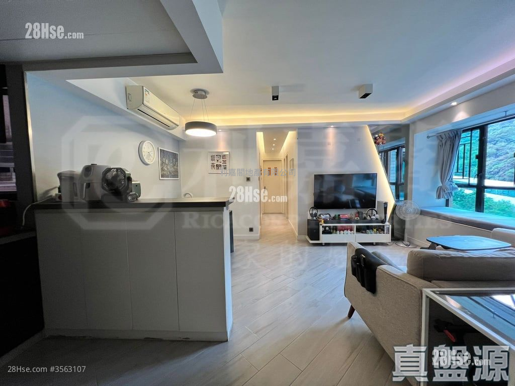 The Panorama Sell 3 Bedrooms , 2 Bathrooms 716 ft² ( 66.5 m² )