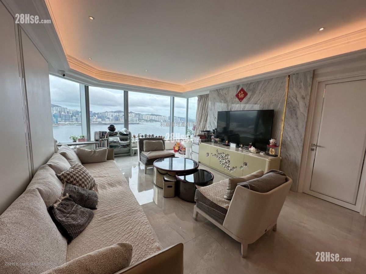 Harbourfront Landmark Sell 4 Bedrooms 1,580 ft² ( 146.8 m² )
