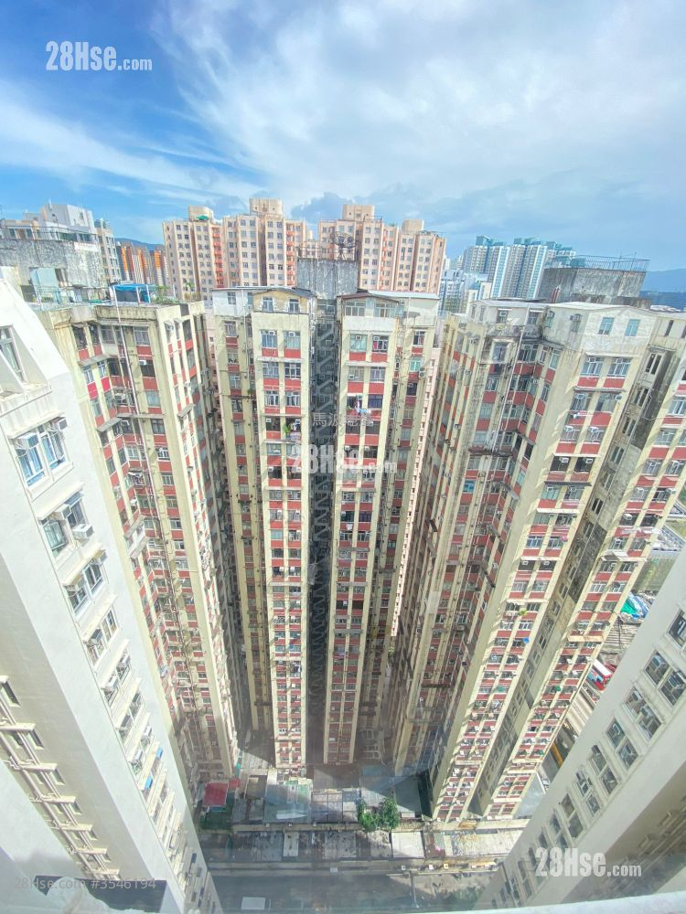 Jade Field Garden Rental 2 Bedrooms , 1 Bathroom 346 ft² ( 32.1 m² )