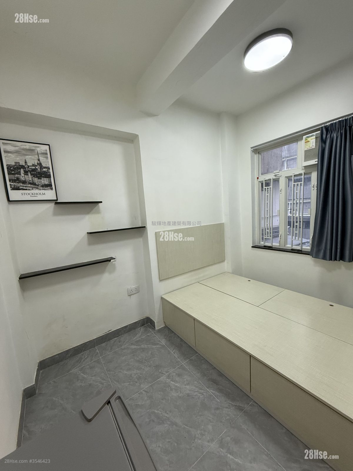 110 Portland Street Rental Studio , 1 Bathroom 150 ft² ( 13.9 m² )