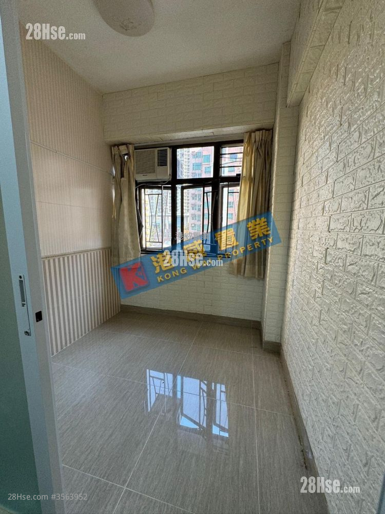 Hung Yu Mansion Sell 3 Bedrooms , 3 Bathrooms 405 ft² ( 37.6 m² )