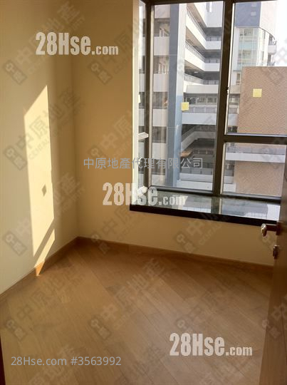 Emerald Green Rental 4 Bedrooms 822 ft² ( 76.4 m² )