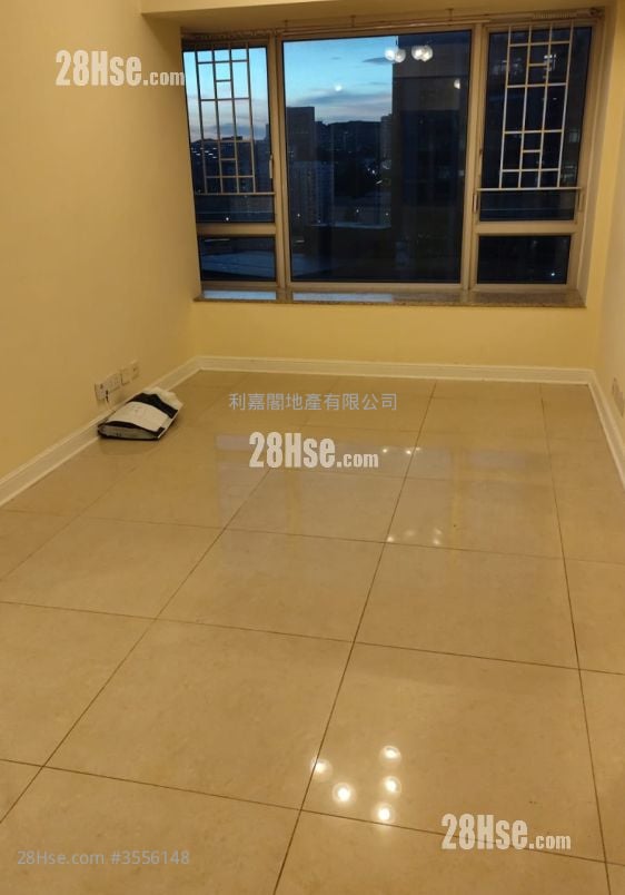 Banyan Garden Rental 2 Bedrooms , 1 Bathroom 434 ft² ( 40.3 m² )
