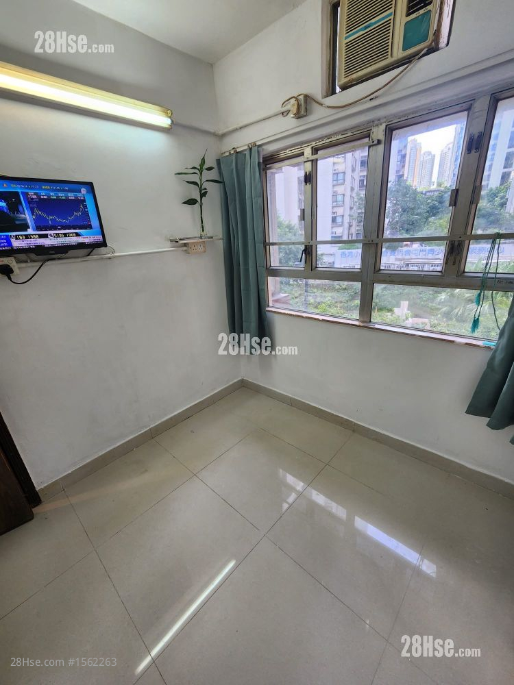 Hong Tak Gardens Rental 1 Bedroom , 1 Bathroom 90 ft² ( 8.4 m² )