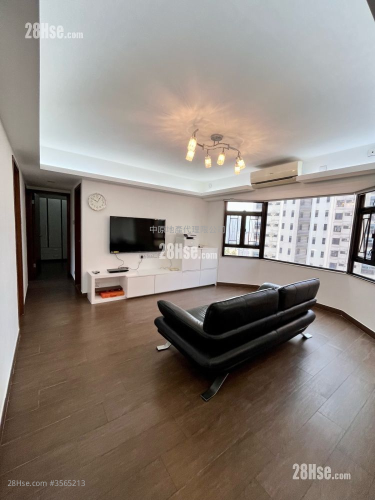 Hill Lodge Sell 3 Bedrooms , 2 Bathrooms 1,013 ft² ( 94.1 m² )