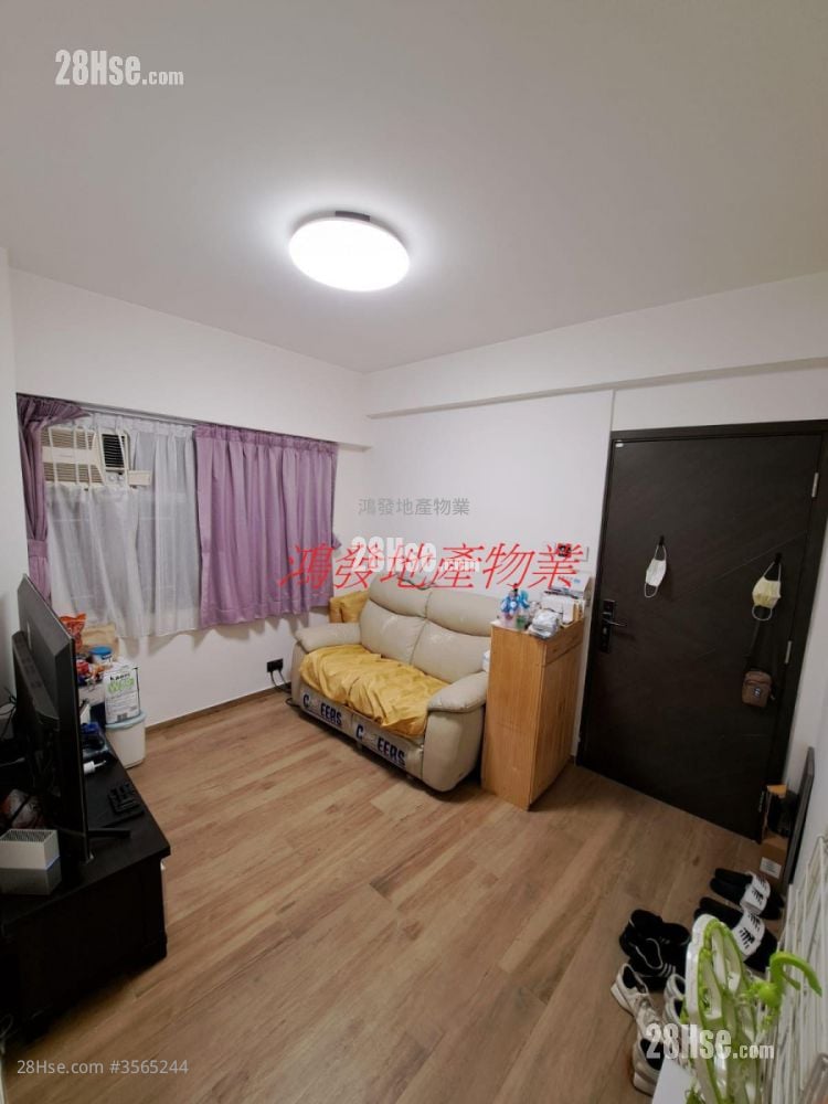 Tung Fat House Sell 2 Bedrooms , 1 Bathroom 385 ft² ( 35.8 m² )