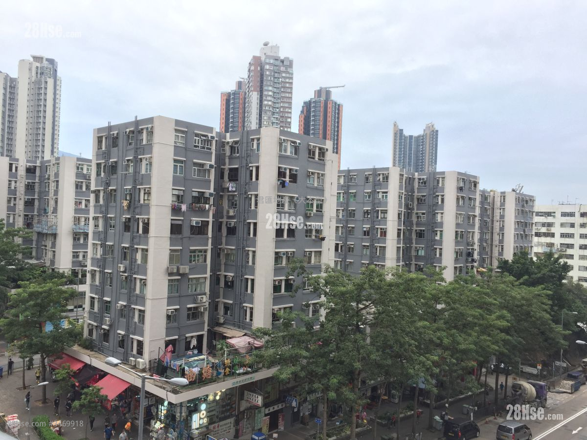 Yau Tong Centre Sell 2 Bedrooms , 1 Bathroom 475 ft² ( 44.1 m² )