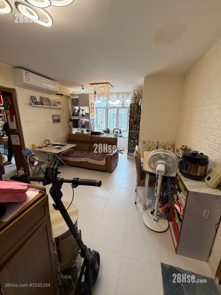 King Shing Court Sell 3 Bedrooms 598 ft² ( 55.6 m² )