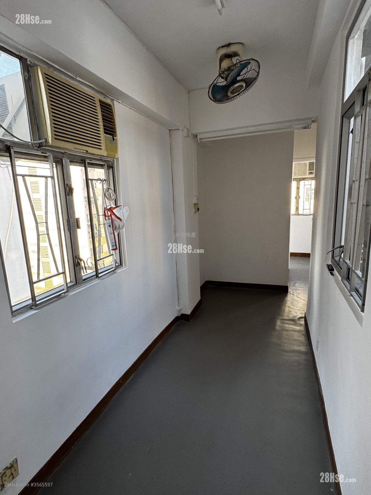 Kam On Building Sell 2 Bedrooms , 1 Bathroom 296 ft² ( 27.5 m² )