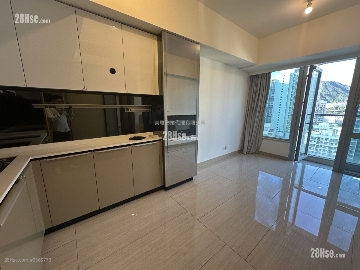 Cullinan West Sell 1 Bedroom 350 ft² ( 32.5 m² )