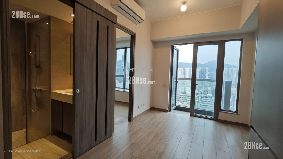 Park One Rental 3 Bedrooms , 1 Bathroom 418 ft² ( 38.8 m² )
